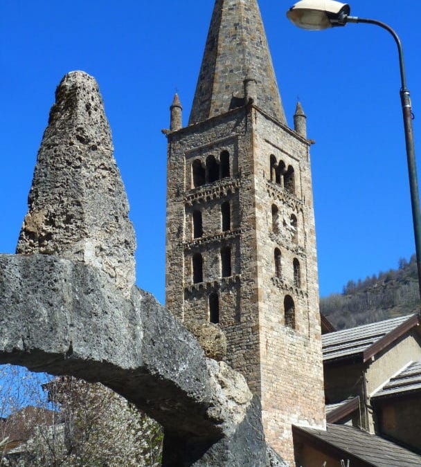 Le clocher de Saint Etienne de Tinée